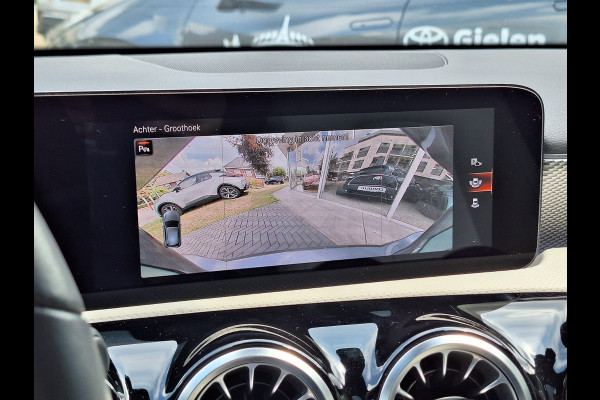 Mercedes-Benz A-Klasse A 250e 218pk Business Solution Luxury Limited | Pano-dak, Memory, Burmester, Sfeerverlichting, PDC
