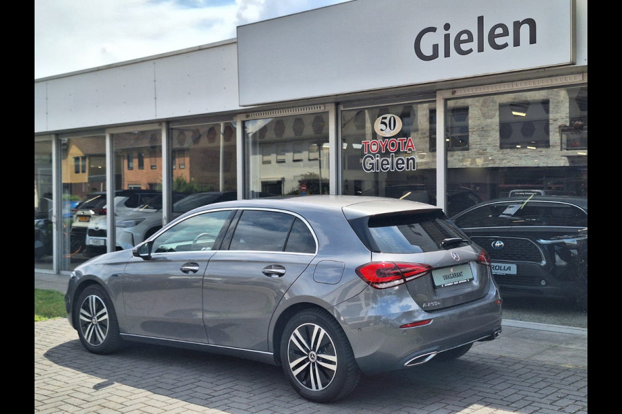 Mercedes-Benz A-Klasse A 250e 218pk Business Solution Luxury Limited | Pano-dak, Memory, Burmester, Sfeerverlichting, PDC