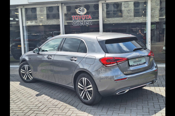 Mercedes-Benz A-Klasse A 250e 218pk Business Solution Luxury Limited | Pano-dak, Memory, Burmester, Sfeerverlichting, PDC