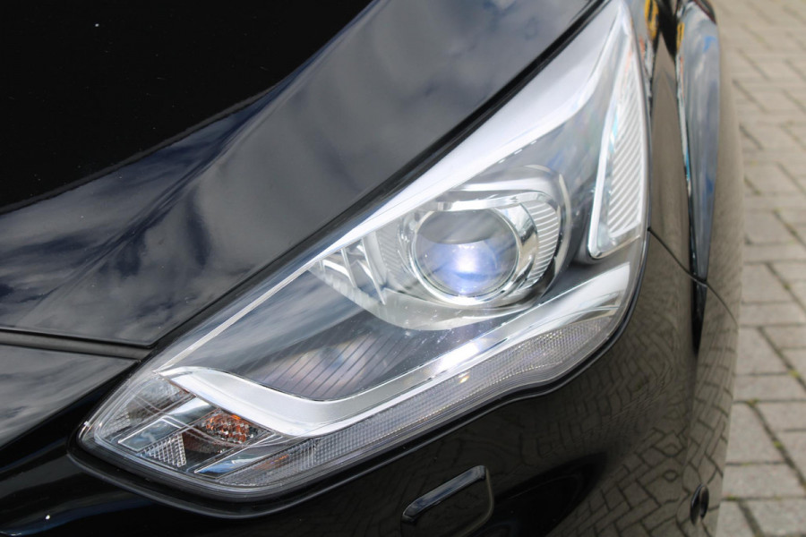 Ford C-MAX 1.0 EcoBoost 125 PK Titanium | Trekhaak | Winterpack | All Season banden | Camera | PDC V+A | Privacy Glass | Navigatie | 17 INCH Lichtmetalen Velgen | Xenon | Dealeronderhouden
