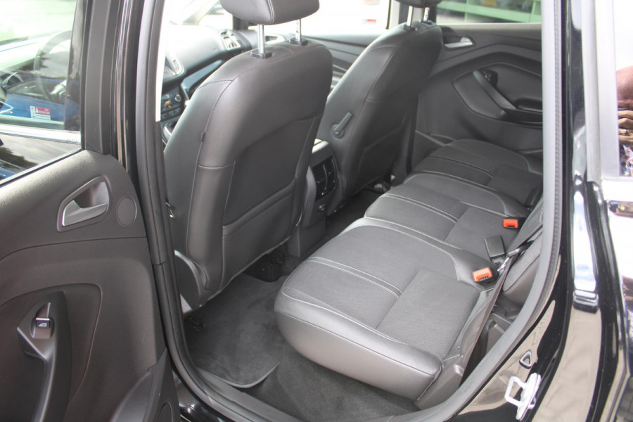 Ford C-MAX 1.0 EcoBoost 125 PK Titanium | Trekhaak | Winterpack | All Season banden | Camera | PDC V+A | Privacy Glass | Navigatie | 17 INCH Lichtmetalen Velgen | Xenon | Dealeronderhouden