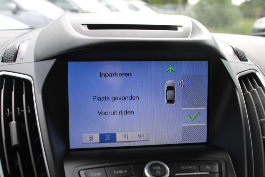Ford C-MAX 1.0 EcoBoost 125 PK Titanium | Trekhaak | Winterpack | All Season banden | Camera | PDC V+A | Privacy Glass | Navigatie | 17 INCH Lichtmetalen Velgen | Xenon | Dealeronderhouden