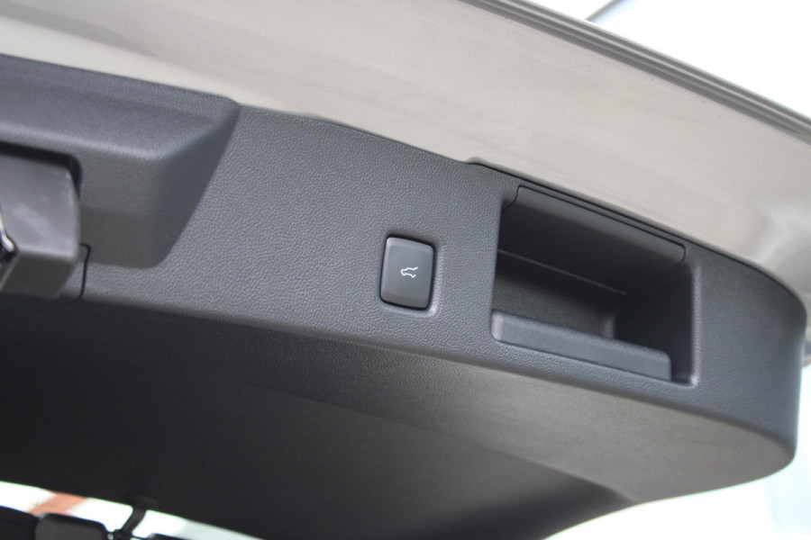 Ford Kuga 2.5 PHEV Active X 243pk | Driver Assistance Pack | Winterpack | Wegklapbare Trekhaak | 19 inch Licht metalen velgen