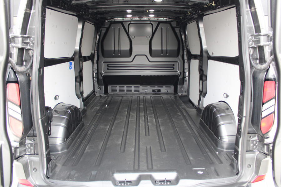Ford Transit Custom 320 2.0 TDCI L2H1 Trend 136pk - Carplay - Android - LED koplampen - Stoelverwarming - 70l tank - Rijklaar