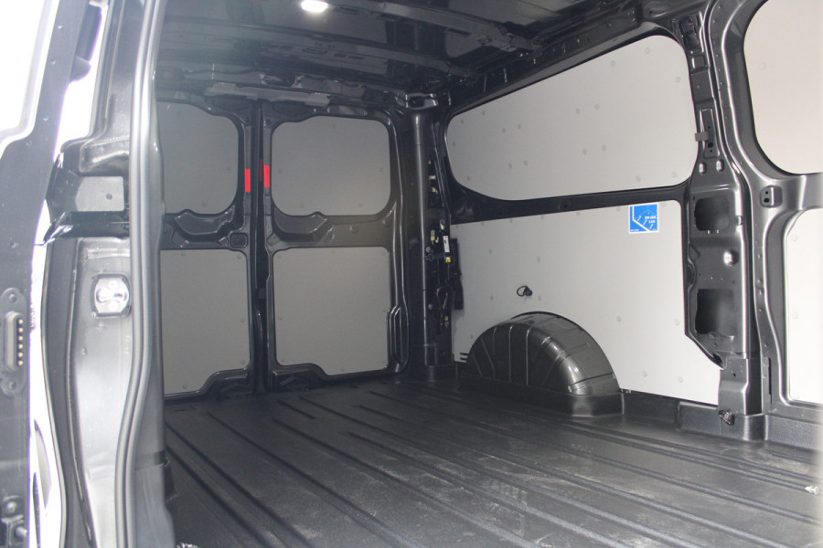 Ford Transit Custom 320 2.0 TDCI L2H1 Trend 136pk - Carplay - Android - LED koplampen - Stoelverwarming - 70l tank - Rijklaar