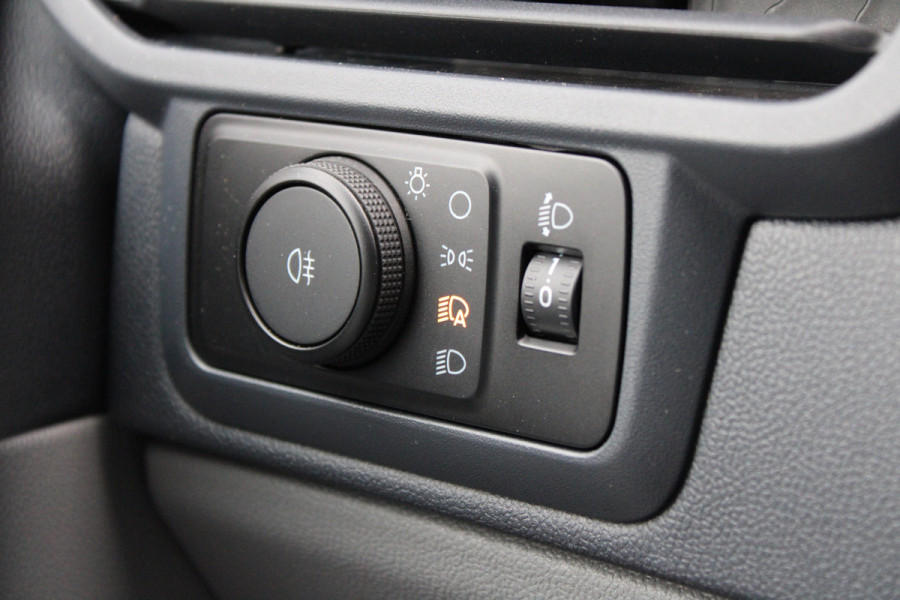 Ford Transit Custom 320 2.0 TDCI L2H1 Trend 136pk - Carplay - Android - LED koplampen - Stoelverwarming - 70l tank - Rijklaar
