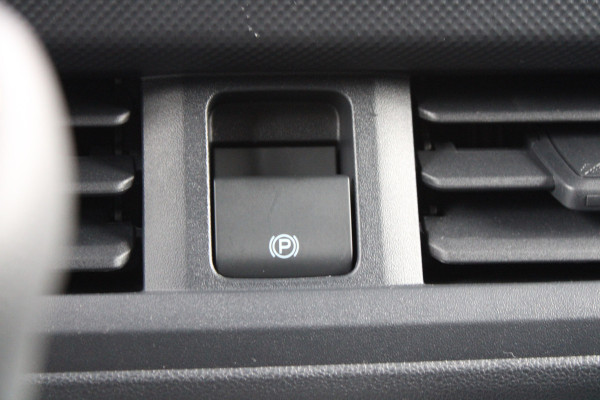 Ford Transit Custom 320 2.0 TDCI L2H1 Trend 136pk - Carplay - Android - LED koplampen - Stoelverwarming - 70l tank - Rijklaar