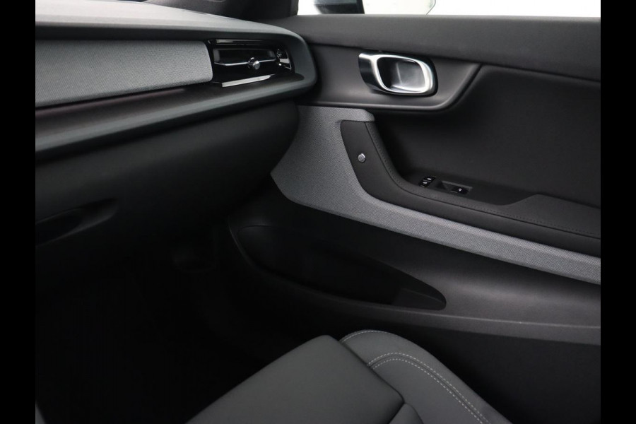 Polestar 2 Long Range Dual Motor Launch Edition 78kWh | Panoramadak | Stoel & stuurverwarming | 360 camera | Adaptive cruise | Harman/Kardon | Carplay