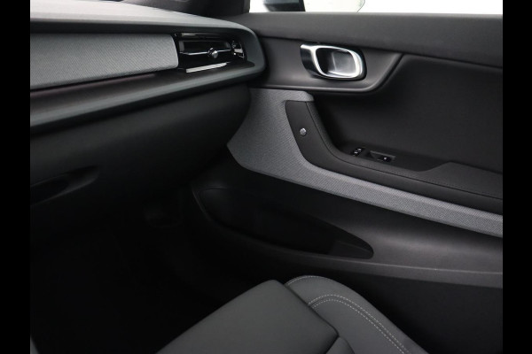 Polestar 2 Long Range Dual Motor Launch Edition 78kWh | Panoramadak | Stoel & stuurverwarming | 360 camera | Adaptive cruise | Harman/Kardon | Carplay