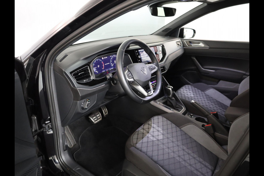 Volkswagen Polo 1.0 TSI R-Line 95 pk Automaat (DSG) | Verlengde garantie | Navigatie via App | Parkeersensoren | Adaptieve cruise control | Matrix LED koplampen |