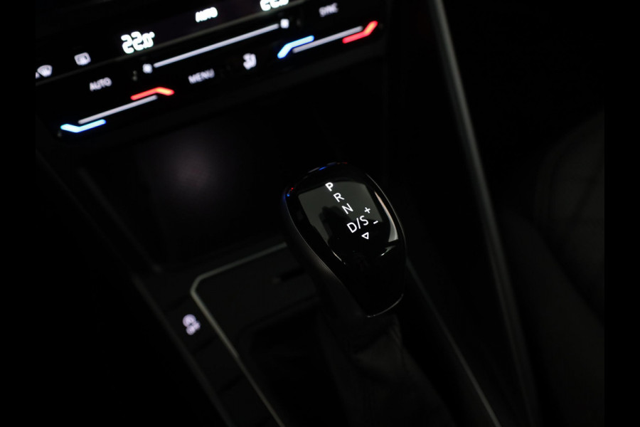 Volkswagen Polo 1.0 TSI R-Line 95 pk Automaat (DSG) | Verlengde garantie | Navigatie via App | Parkeersensoren | Adaptieve cruise control | Matrix LED koplampen |