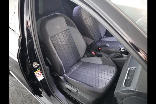 Volkswagen Polo 1.0 TSI R-Line 95 pk Automaat (DSG) | Verlengde garantie | Navigatie via App | Parkeersensoren | Adaptieve cruise control | Matrix LED koplampen |