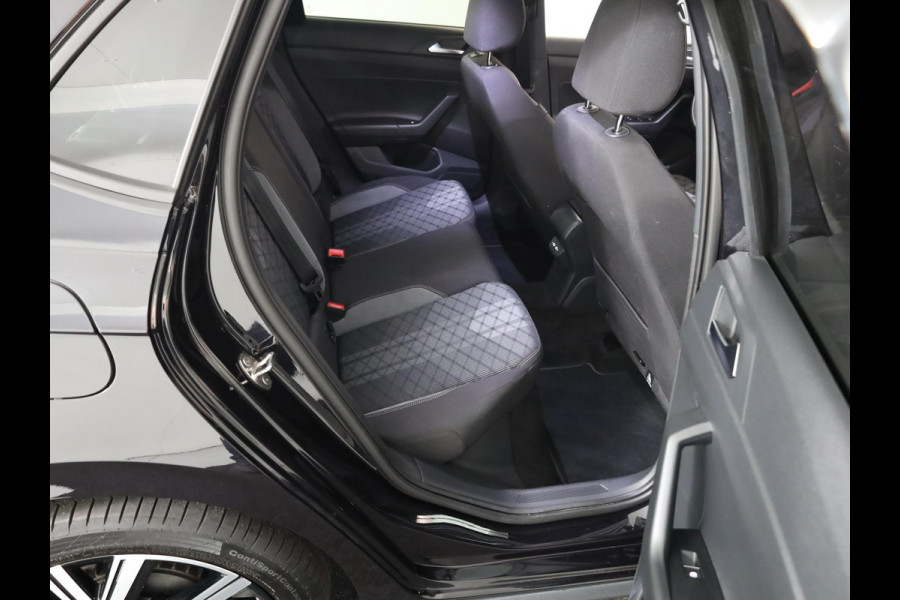 Volkswagen Polo 1.0 TSI R-Line 95 pk Automaat (DSG) | Verlengde garantie | Navigatie via App | Parkeersensoren | Adaptieve cruise control | Matrix LED koplampen |