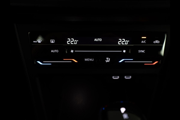 Volkswagen Polo 1.0 TSI R-Line 95 pk Automaat (DSG) | Verlengde garantie | Navigatie via App | Parkeersensoren | Adaptieve cruise control | Matrix LED koplampen |