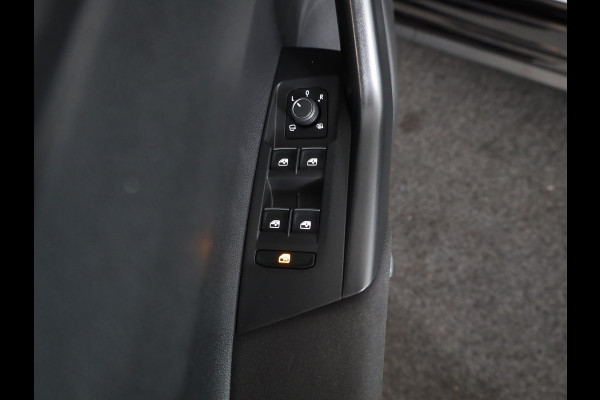 Volkswagen Polo 1.0 TSI R-Line 95 pk Automaat (DSG) | Verlengde garantie | Navigatie via App | Parkeersensoren | Adaptieve cruise control | Matrix LED koplampen |