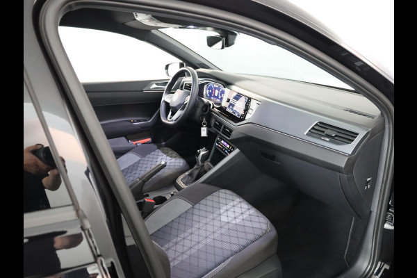 Volkswagen Polo 1.0 TSI R-Line 95 pk Automaat (DSG) | Verlengde garantie | Navigatie via App | Parkeersensoren | Adaptieve cruise control | Matrix LED koplampen |