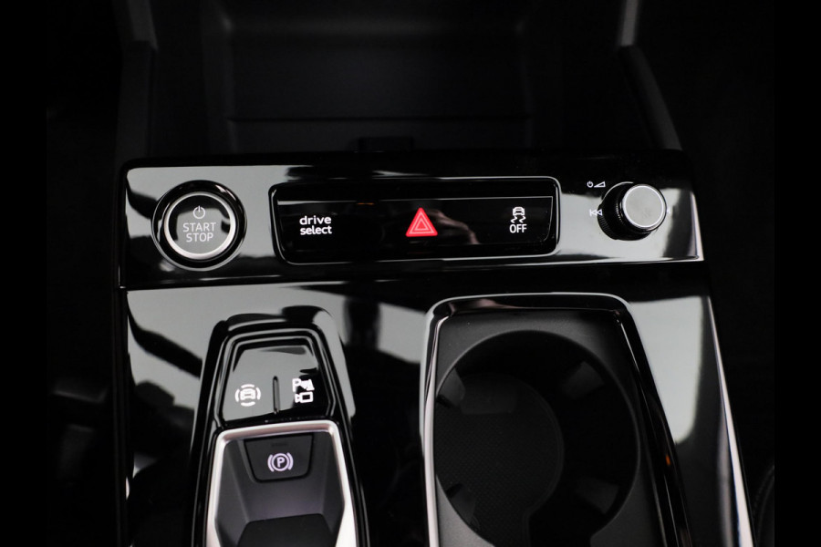 Audi Q6 Sportback e-tron Advanced edition 83 kWh 252pk | Adaptive cruise controle | Parkeercamera | Lederen bekleding
