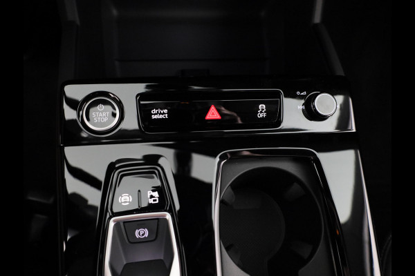 Audi Q6 Sportback e-tron Advanced edition 83 kWh 252pk | Adaptive cruise controle | Parkeercamera | Lederen bekleding