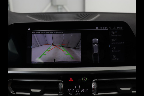 BMW 3-serie 320e xDrive Sport Line | LaserLight | Stoelverwarming | Trekhaak | Sportstoelen | Live Cockpit | Carplay | Half leder | Navigatie | Park Assist | Sfeerverlichting