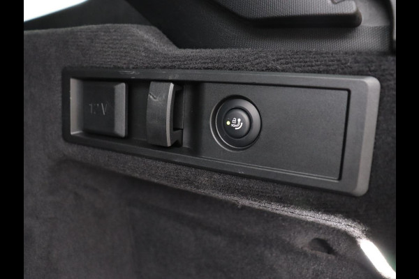 BMW 3-serie 320e xDrive Sport Line | LaserLight | Stoelverwarming | Trekhaak | Sportstoelen | Live Cockpit | Carplay | Half leder | Navigatie | Park Assist | Sfeerverlichting