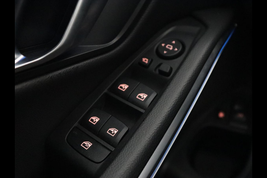 BMW 3-serie 320e xDrive Sport Line | LaserLight | Stoelverwarming | Trekhaak | Sportstoelen | Live Cockpit | Carplay | Half leder | Navigatie | Park Assist | Sfeerverlichting