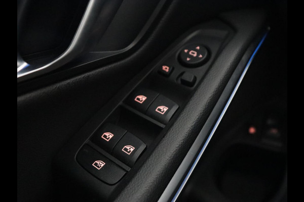 BMW 3-serie 320e xDrive Sport Line | LaserLight | Stoelverwarming | Trekhaak | Sportstoelen | Live Cockpit | Carplay | Half leder | Navigatie | Park Assist | Sfeerverlichting