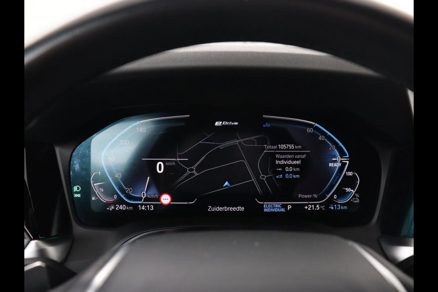 BMW 3-serie 320e xDrive Sport Line | LaserLight | Stoelverwarming | Trekhaak | Sportstoelen | Live Cockpit | Carplay | Half leder | Navigatie | Park Assist | Sfeerverlichting