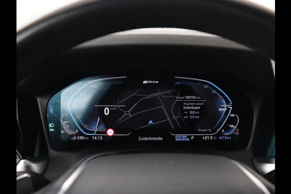 BMW 3-serie 320e xDrive Sport Line | LaserLight | Stoelverwarming | Trekhaak | Sportstoelen | Live Cockpit | Carplay | Half leder | Navigatie | Park Assist | Sfeerverlichting