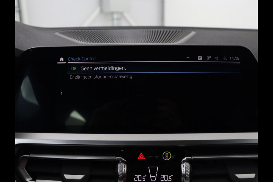 BMW 3-serie 320e xDrive Sport Line | LaserLight | Stoelverwarming | Trekhaak | Sportstoelen | Live Cockpit | Carplay | Half leder | Navigatie | Park Assist | Sfeerverlichting