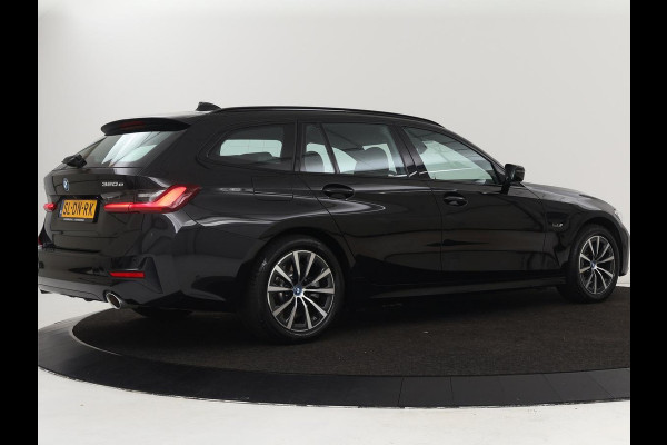 BMW 3-serie 320e xDrive Sport Line | LaserLight | Stoelverwarming | Trekhaak | Sportstoelen | Live Cockpit | Carplay | Half leder | Navigatie | Park Assist | Sfeerverlichting