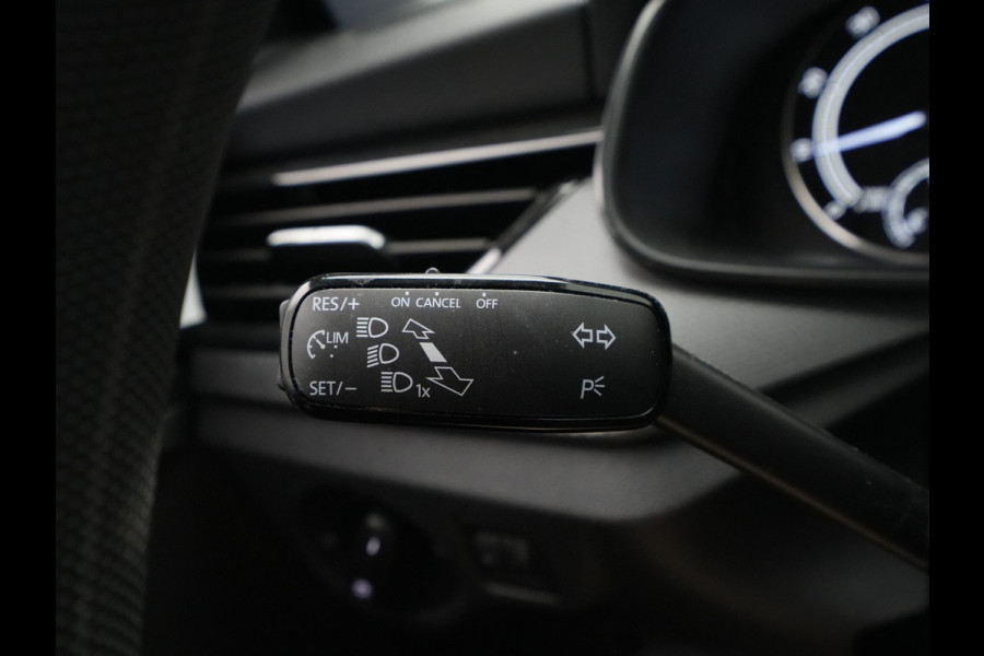 Škoda SCALA 1.0 TSI 95pk Active Navi via app Cruise Dab Lane + Front assist 300