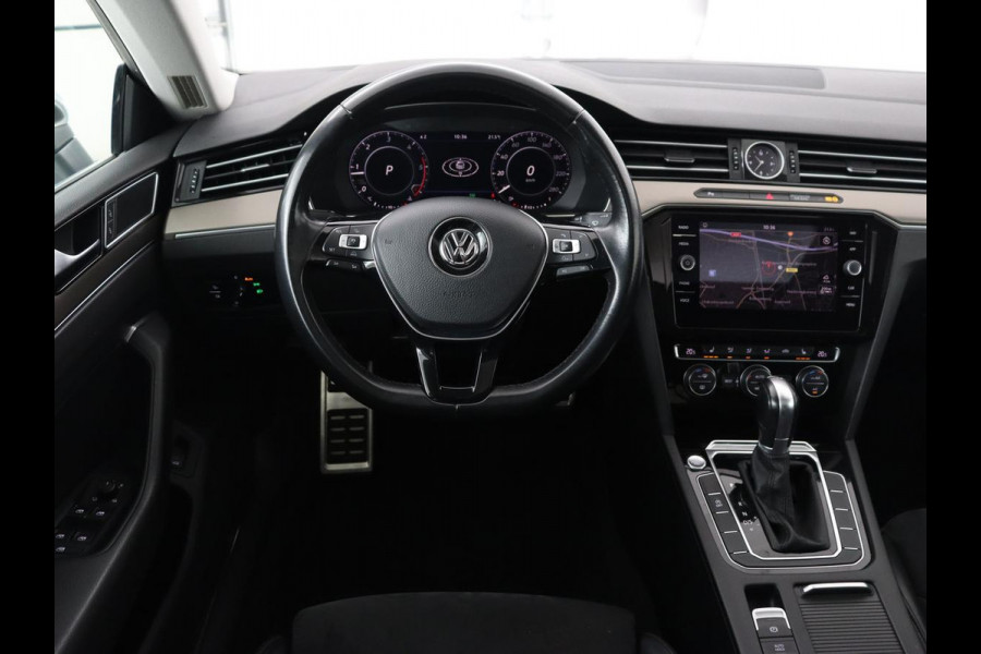 Volkswagen Arteon 2.0 TDI Elegance | Panoramadak | Stoelverwarming | Camera | Leder/Alcantara | Virtual Cockpit | Adaptive cruise | Keyless | LED Plus | Carplay | Navigatie