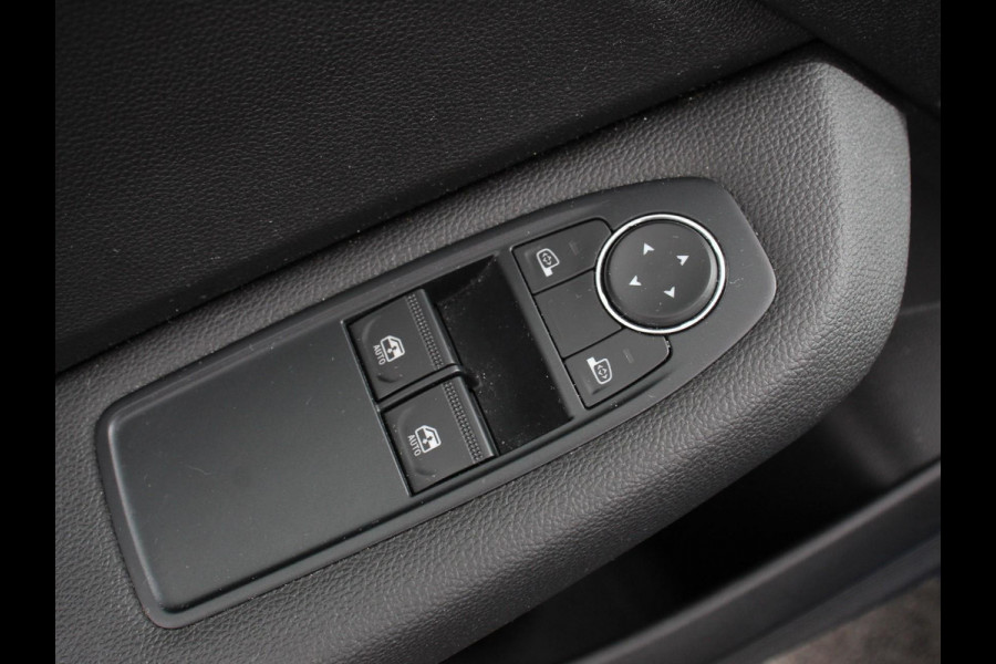 Renault Clio 1.0 TCe 90 Equilibre | Navigatie | Apple Carplay/Android Auto | Parkeersensoren achter | Cruise Control | Ledverlichting | Airco