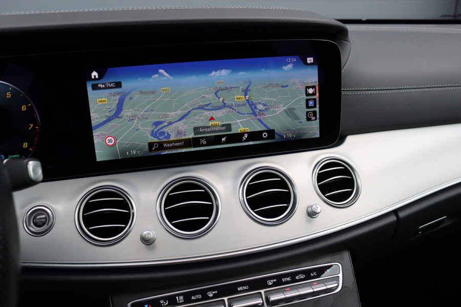 Mercedes-Benz E-Klasse Estate 200 AMG Line Premium+ Aut9 | Panoramadak | Burmester | Memory | Trekhaak | Leder | Surround Camera | Keyless Go | Nightpakket |