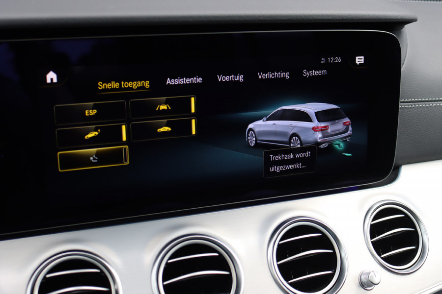 Mercedes-Benz E-Klasse Estate 200 AMG Line Premium+ Aut9 | Panoramadak | Burmester | Memory | Trekhaak | Leder | Surround Camera | Keyless Go | Nightpakket |