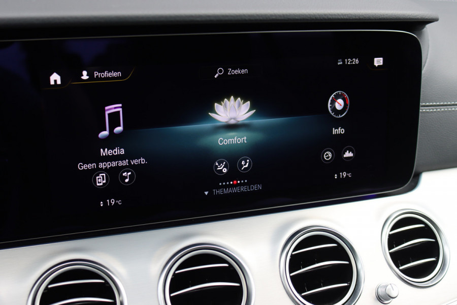 Mercedes-Benz E-Klasse Estate 200 AMG Line Premium+ Aut9 | Panoramadak | Burmester | Memory | Trekhaak | Leder | Surround Camera | Keyless Go | Nightpakket |