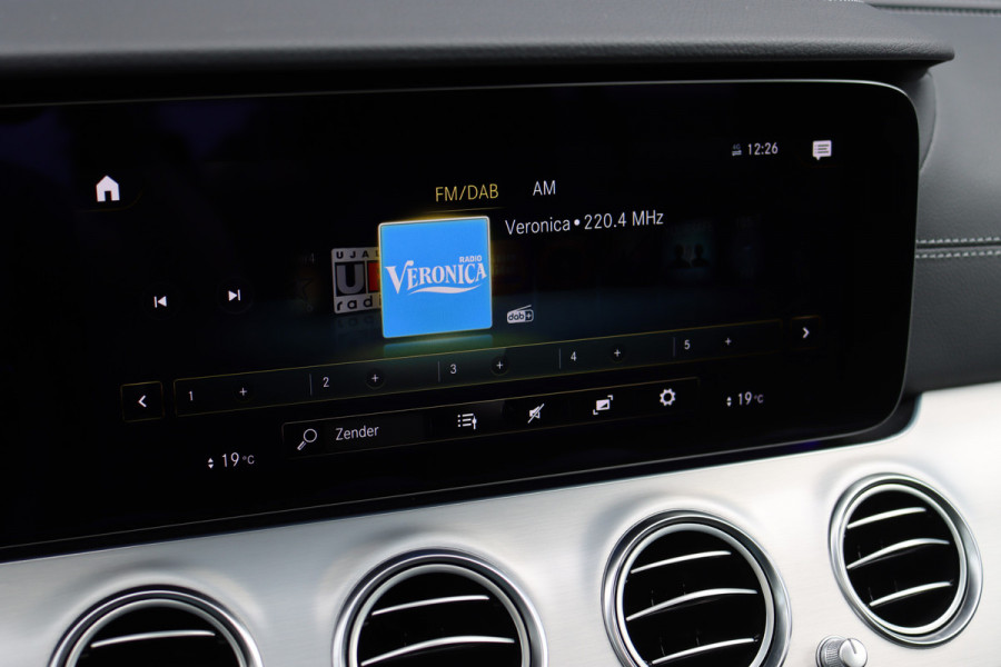 Mercedes-Benz E-Klasse Estate 200 AMG Line Premium+ Aut9 | Panoramadak | Burmester | Memory | Trekhaak | Leder | Surround Camera | Keyless Go | Nightpakket |