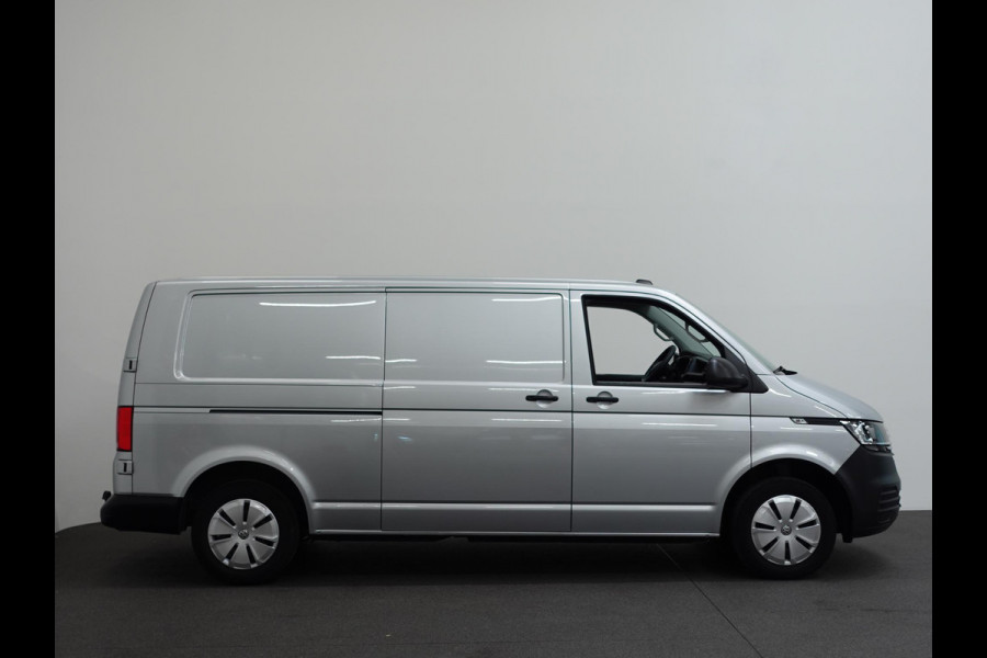 Volkswagen Transporter Executive+ L2H1 Navigatie Apple Carplay Trekhaak Cruise control 2-Zits Euro6