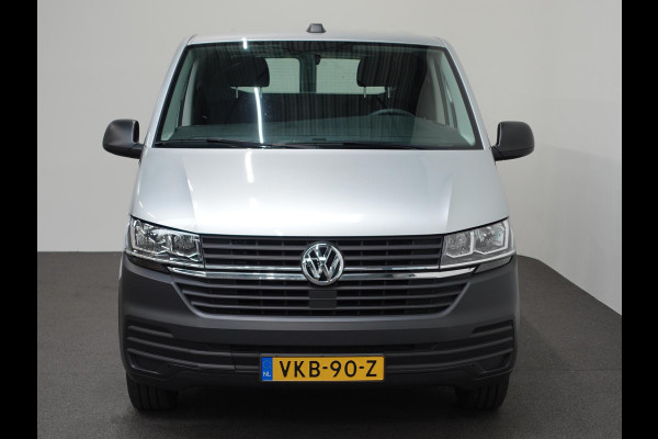 Volkswagen Transporter Executive+ L2H1 Navigatie Apple Carplay Trekhaak Cruise control 2-Zits Euro6