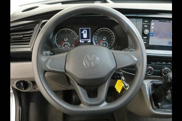 Volkswagen Transporter Executive+ L2H1 Navigatie Apple Carplay Trekhaak Cruise control 2-Zits Euro6