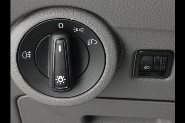 Volkswagen Transporter Executive+ L2H1 Navigatie Apple Carplay Trekhaak Cruise control 2-Zits Euro6