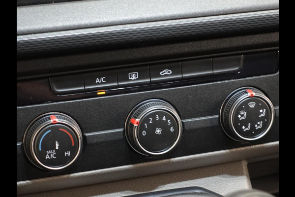 Volkswagen Transporter Executive+ L2H1 Navigatie Apple Carplay Trekhaak Cruise control 2-Zits Euro6