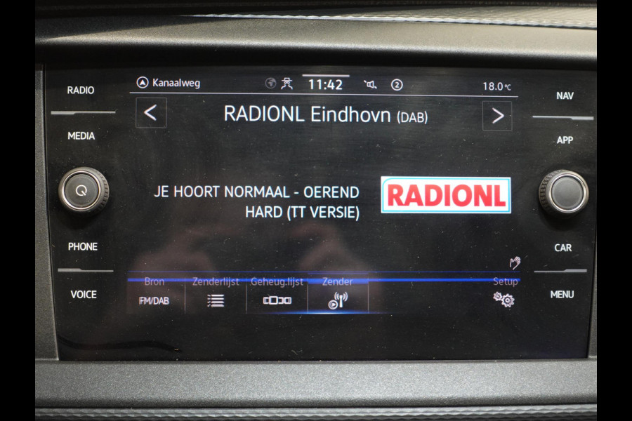 Volkswagen Transporter Executive+ L2H1 Navigatie Apple Carplay Trekhaak Cruise control 2-Zits Euro6
