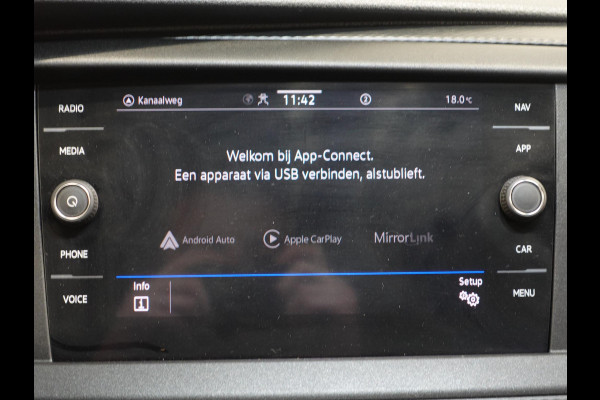 Volkswagen Transporter Executive+ L2H1 Navigatie Apple Carplay Trekhaak Cruise control 2-Zits Euro6