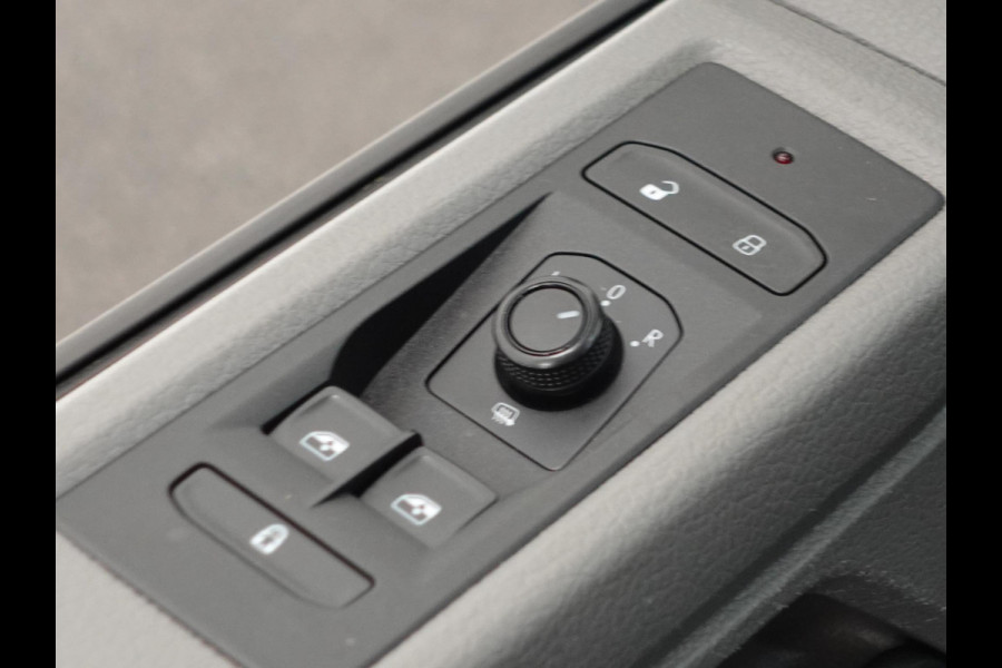 Volkswagen Transporter Executive+ L2H1 Navigatie Apple Carplay Trekhaak Cruise control 2-Zits Euro6