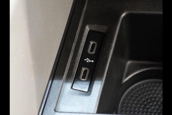 Volkswagen Transporter Executive+ L2H1 Navigatie Apple Carplay Trekhaak Cruise control 2-Zits Euro6