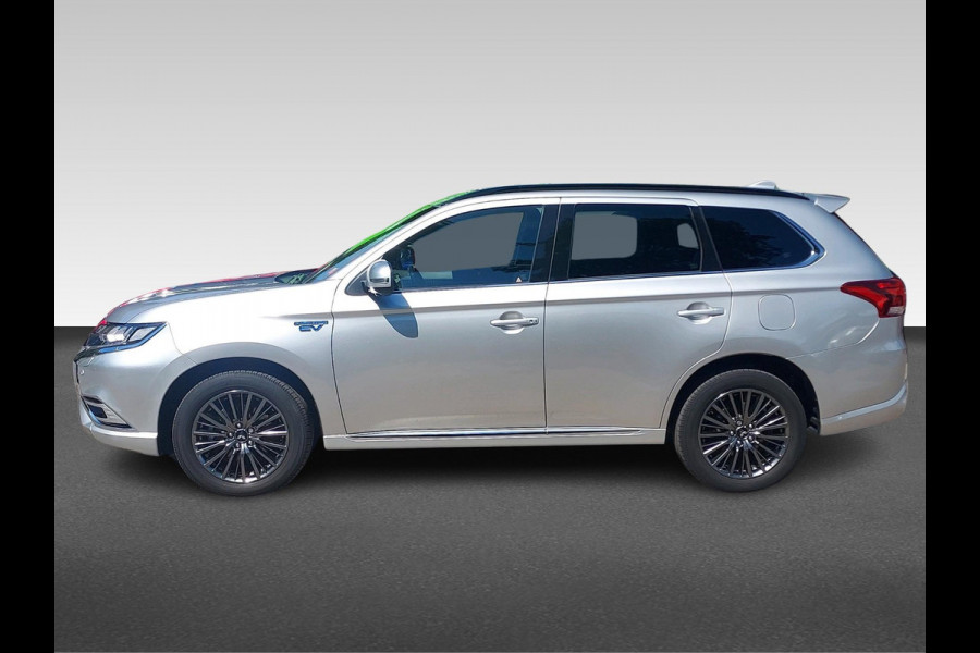 Mitsubishi Outlander 2.4 PHEV S-Edition volleder | schuifdak | adaptive cruise | stoelverwarming |