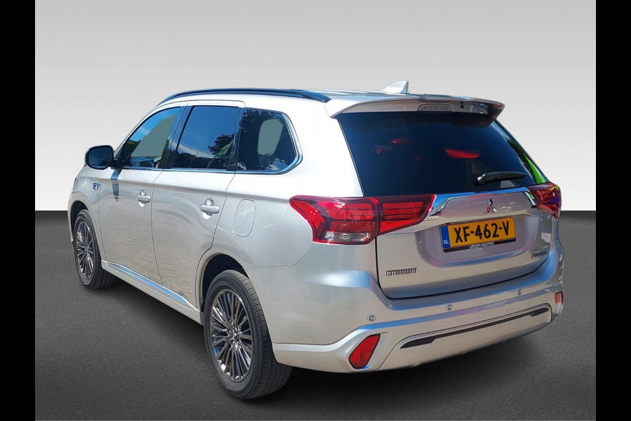 Mitsubishi Outlander 2.4 PHEV S-Edition volleder | schuifdak | adaptive cruise | stoelverwarming |