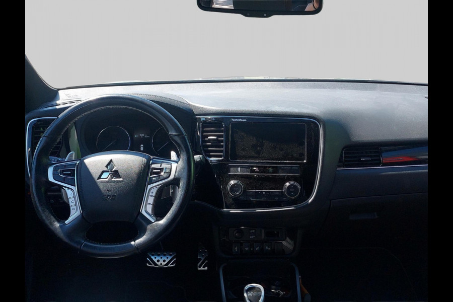 Mitsubishi Outlander 2.4 PHEV S-Edition volleder | schuifdak | adaptive cruise | stoelverwarming |