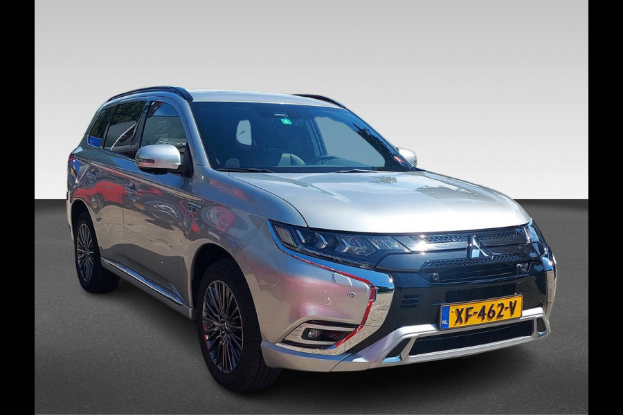 Mitsubishi Outlander 2.4 PHEV S-Edition volleder | schuifdak | adaptive cruise | stoelverwarming |